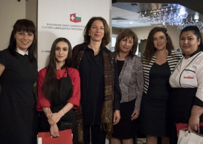 Ученици на Гимназията по туризъм в Добрич – първи в страната на кулинарно състезание