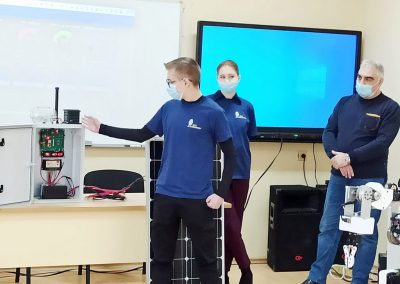 Ученици изобретиха метеостанция за качествата на въздуха със соларно захранване